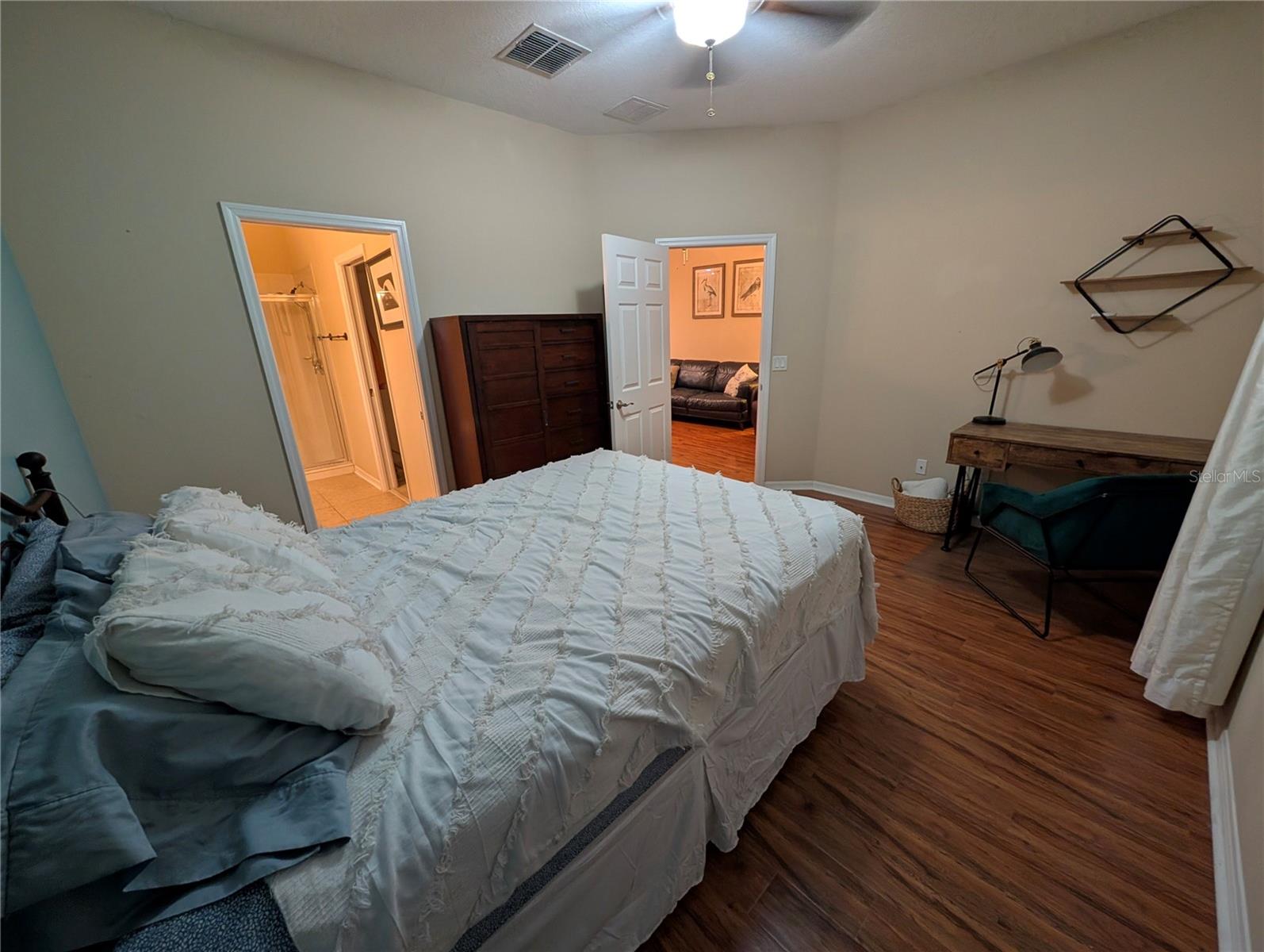 SOMERSET CHASE - Residential