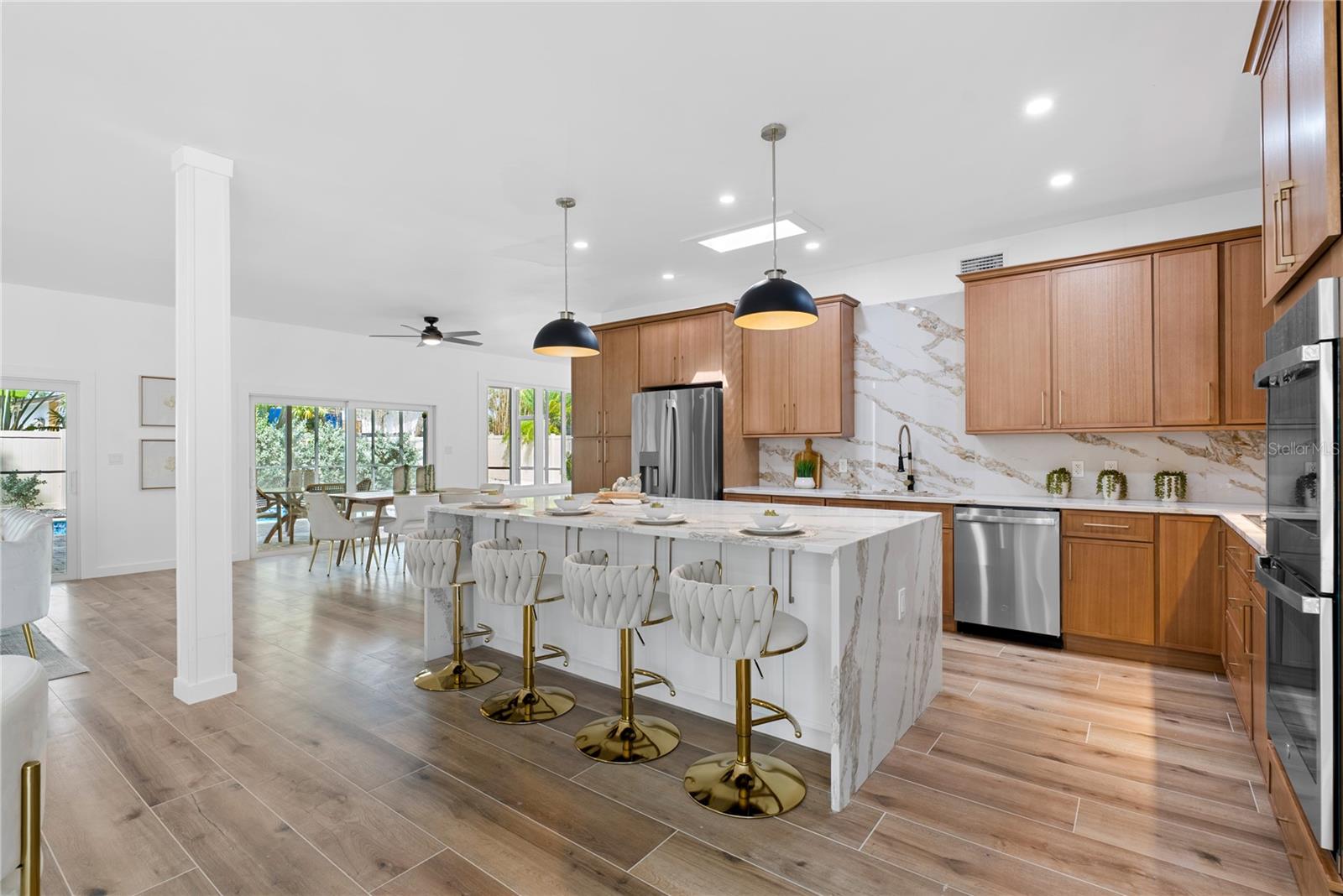 SIESTA BEACH - Residential Lease