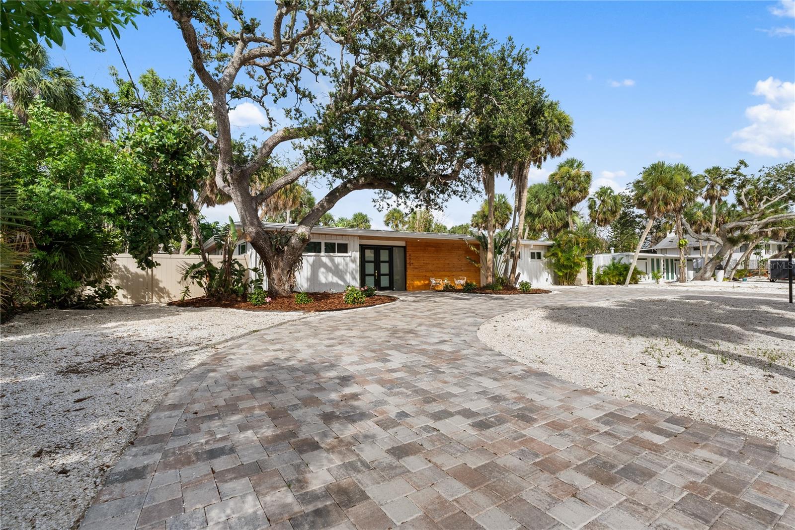 SIESTA BEACH - Residential Lease