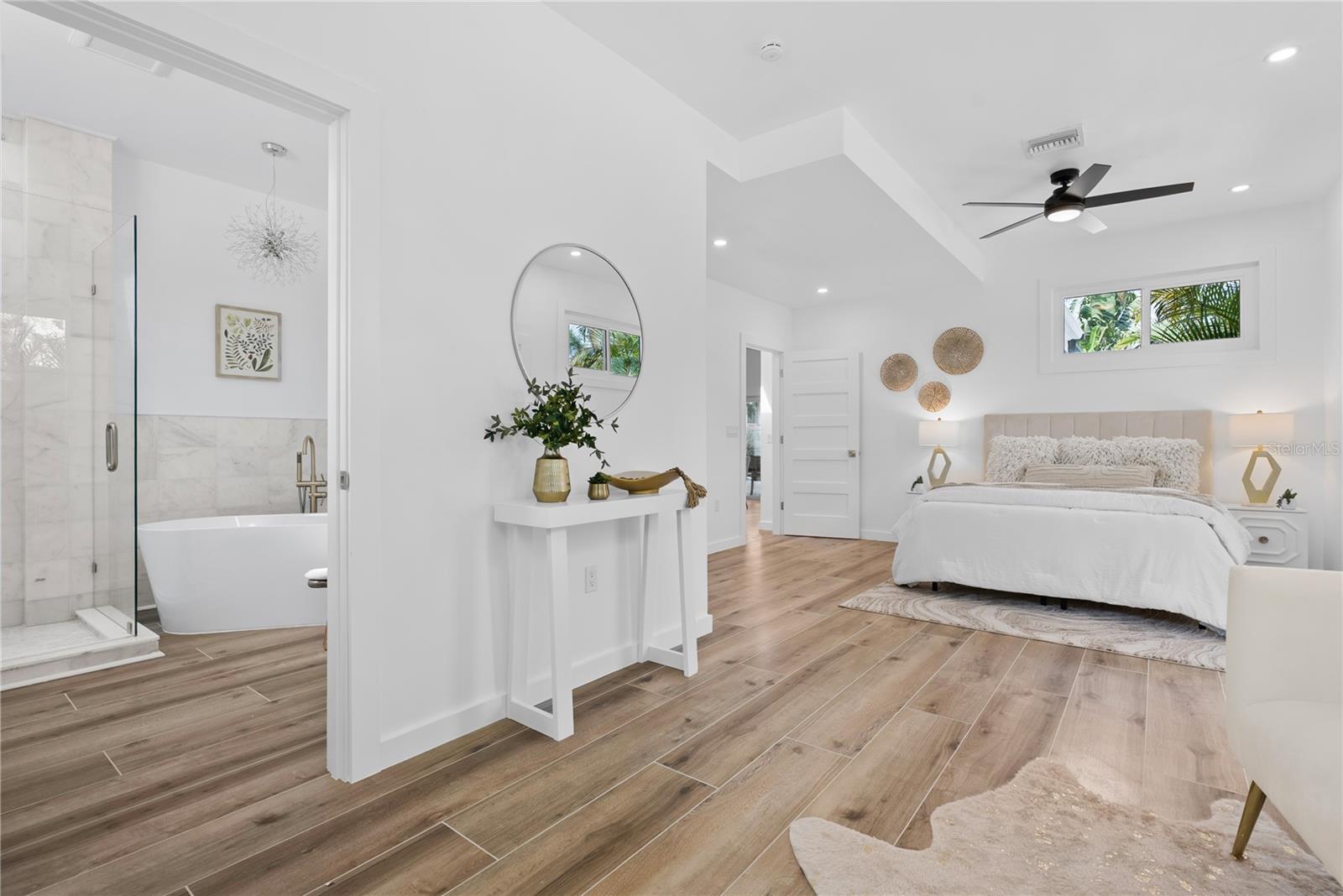 SIESTA BEACH - Residential Lease
