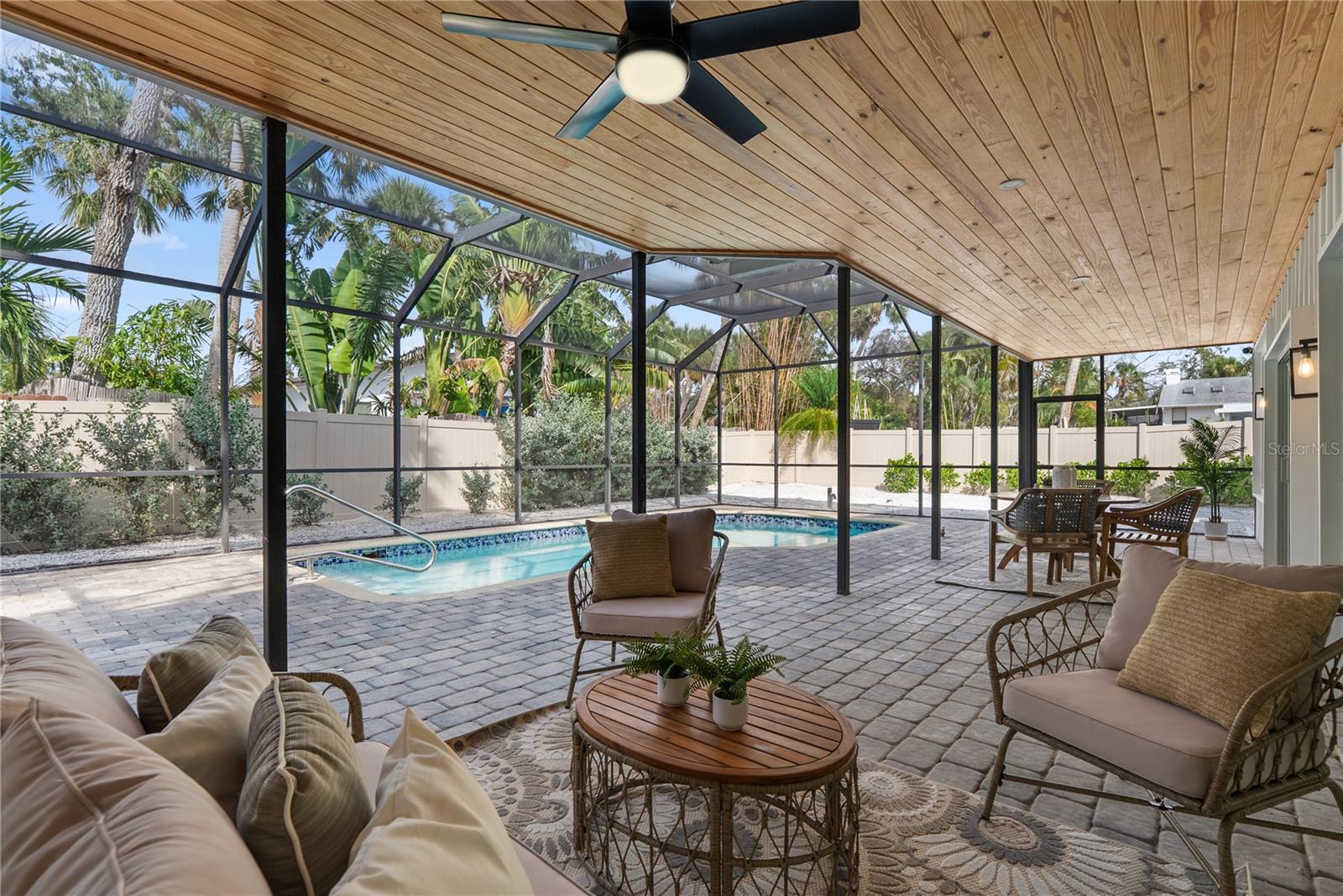 SIESTA BEACH - Residential Lease