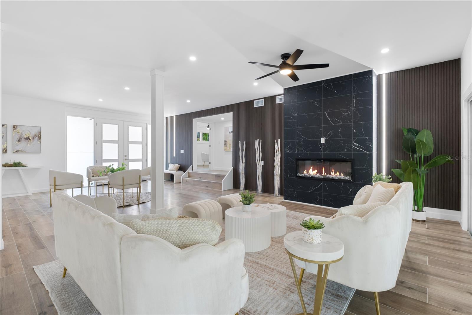 SIESTA BEACH - Residential Lease