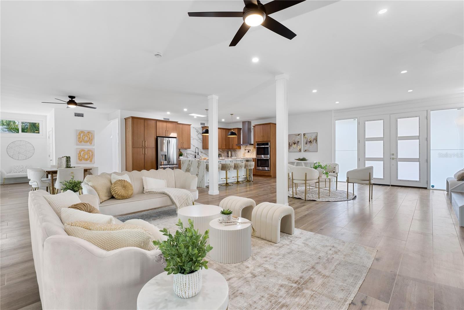 SIESTA BEACH - Residential Lease