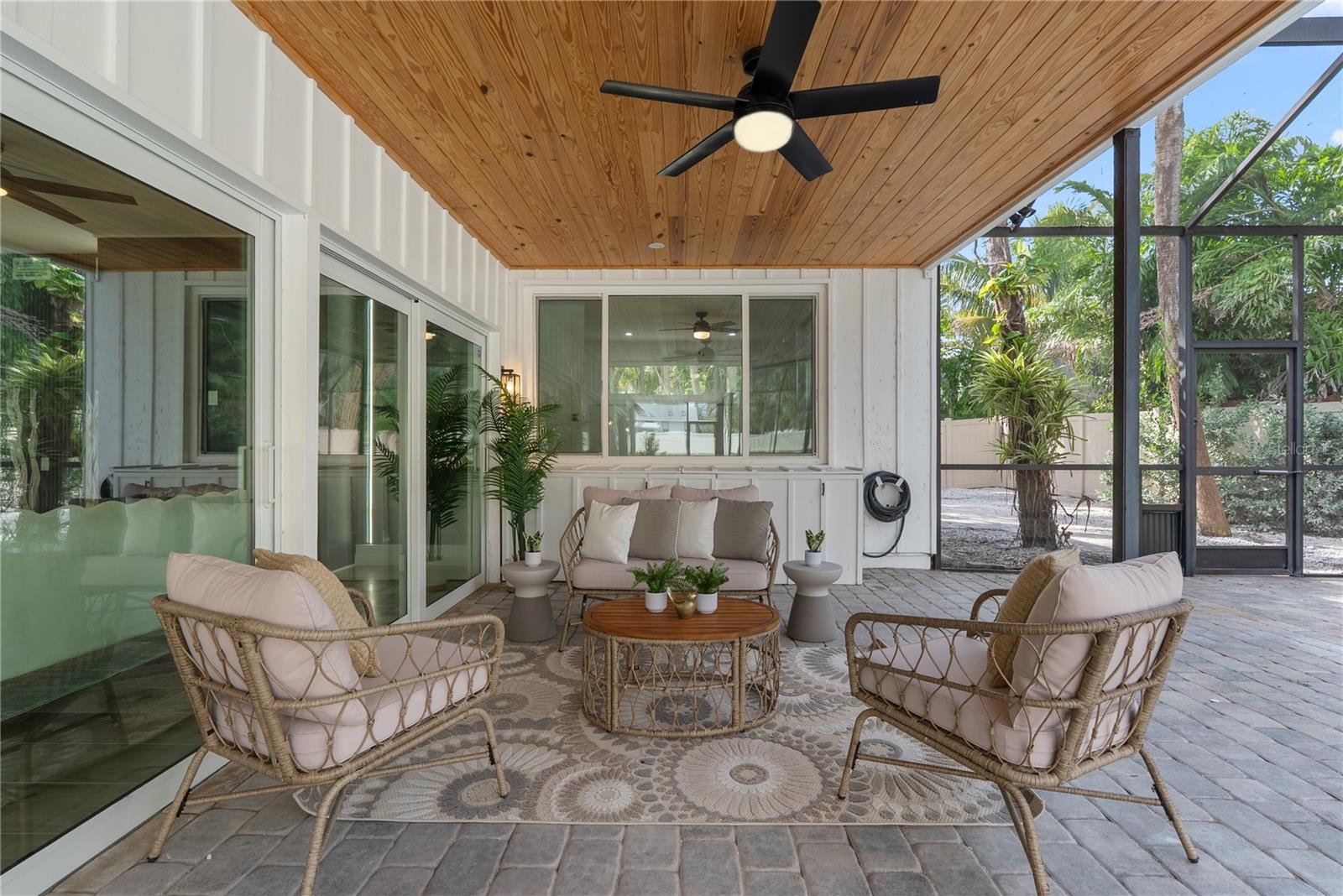 SIESTA BEACH - Residential Lease
