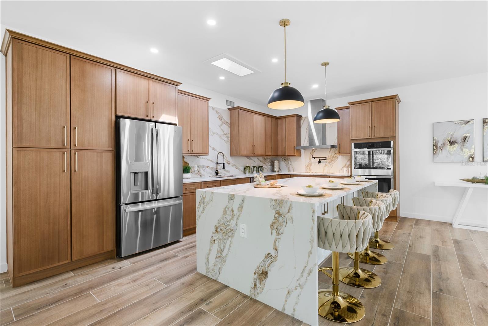 SIESTA BEACH - Residential Lease