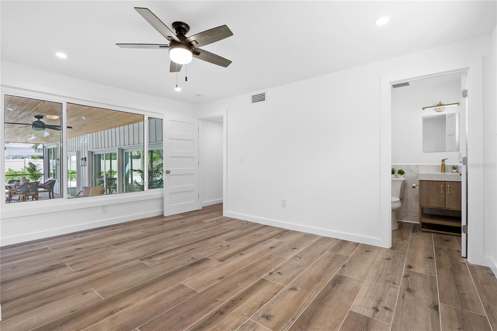 SIESTA BEACH - Residential Lease