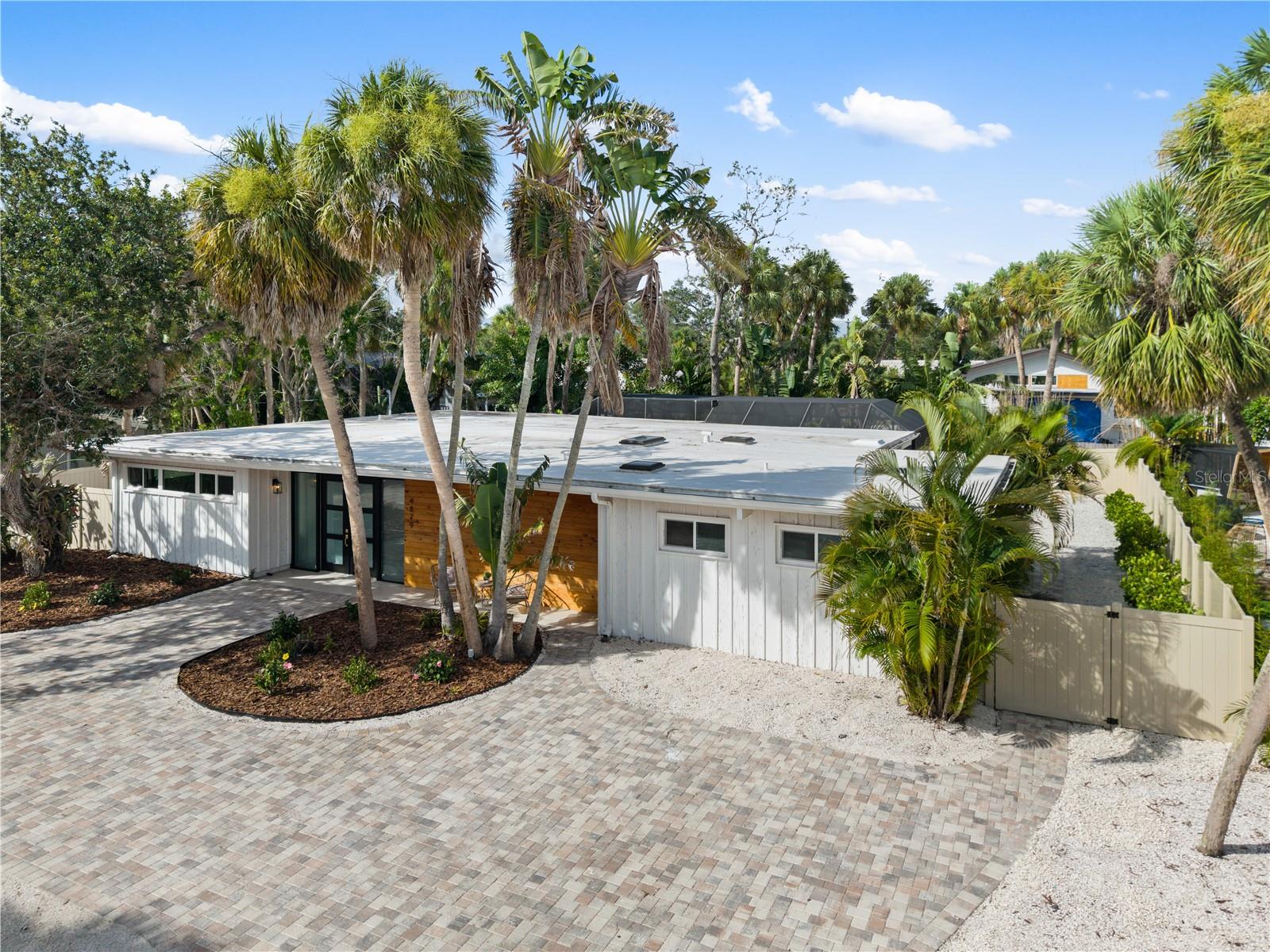 SIESTA BEACH - Residential Lease