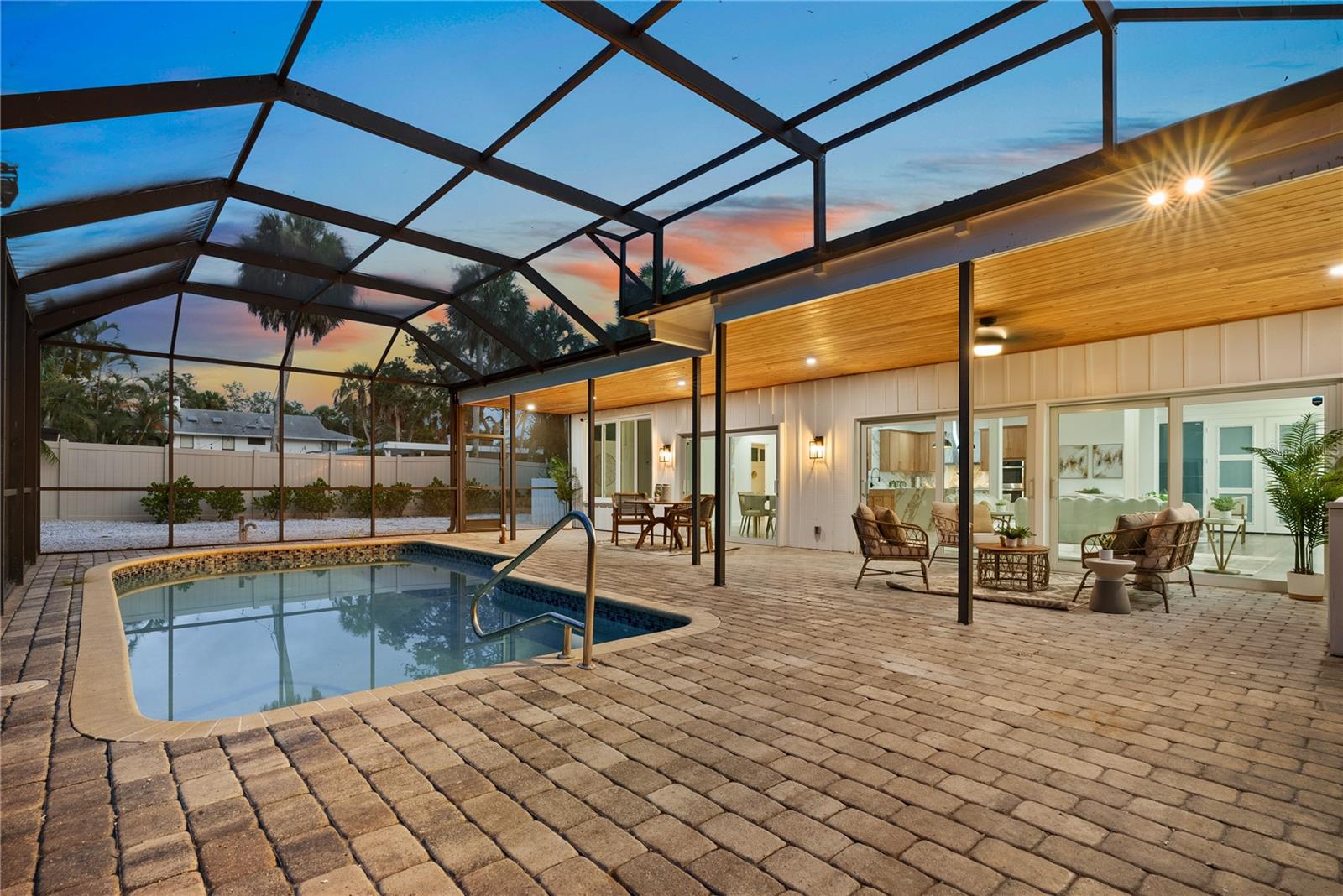 SIESTA BEACH - Residential Lease