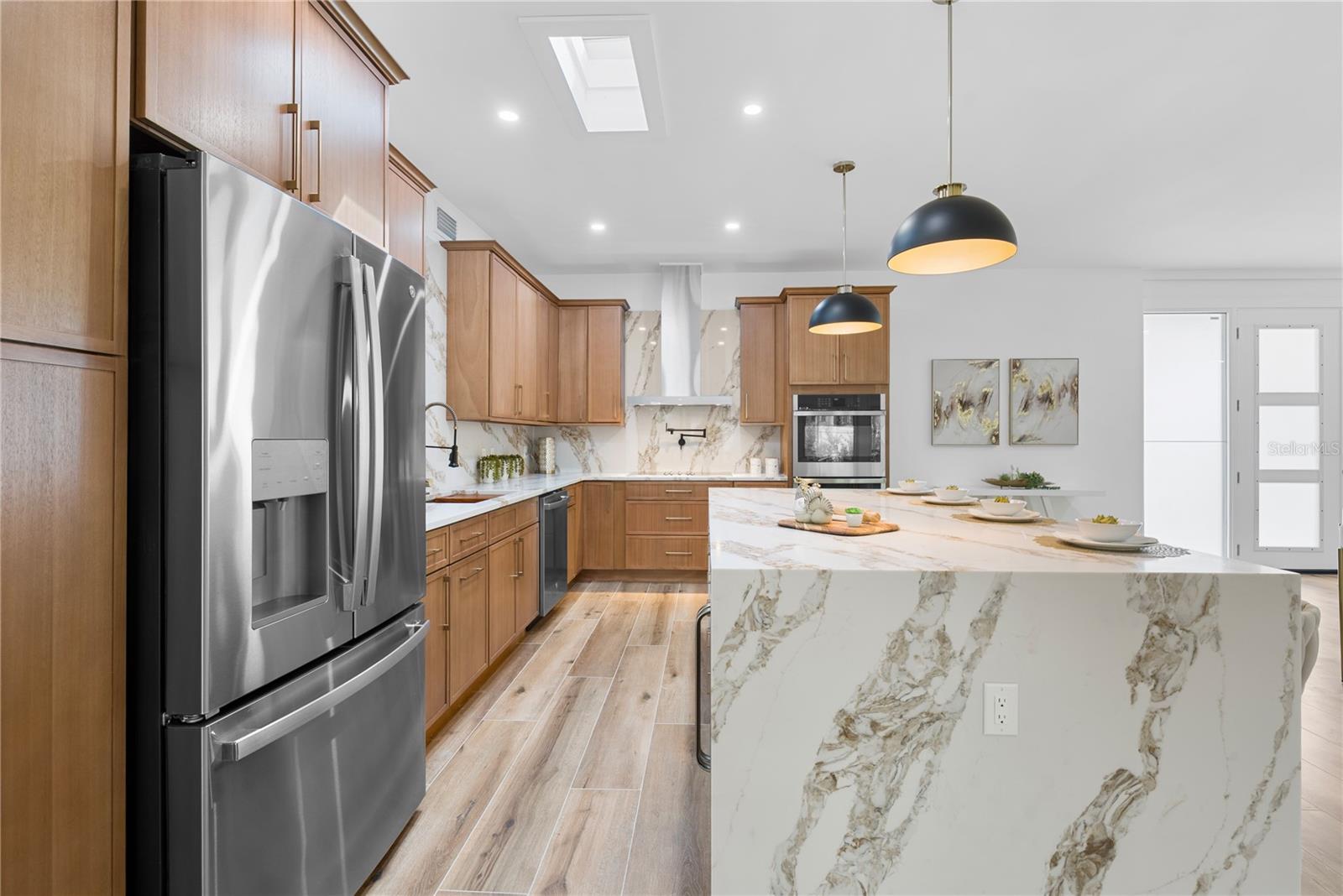 SIESTA BEACH - Residential Lease