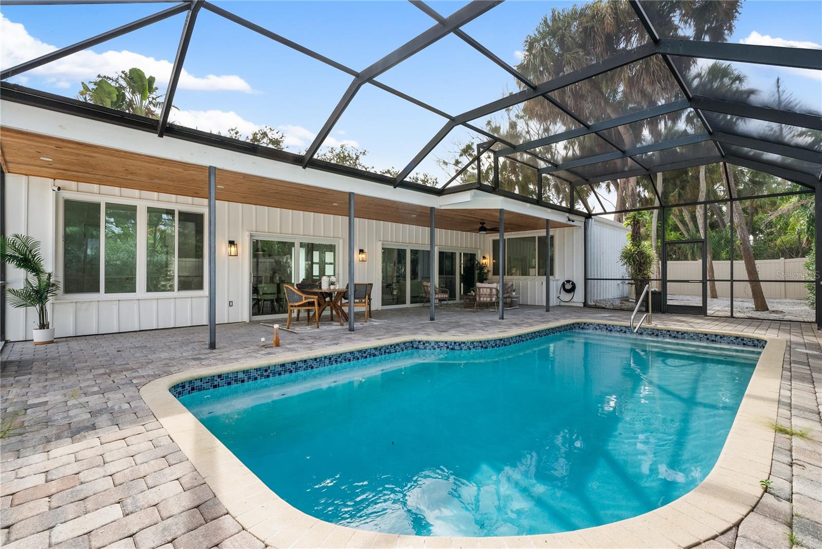 SIESTA BEACH - Residential Lease