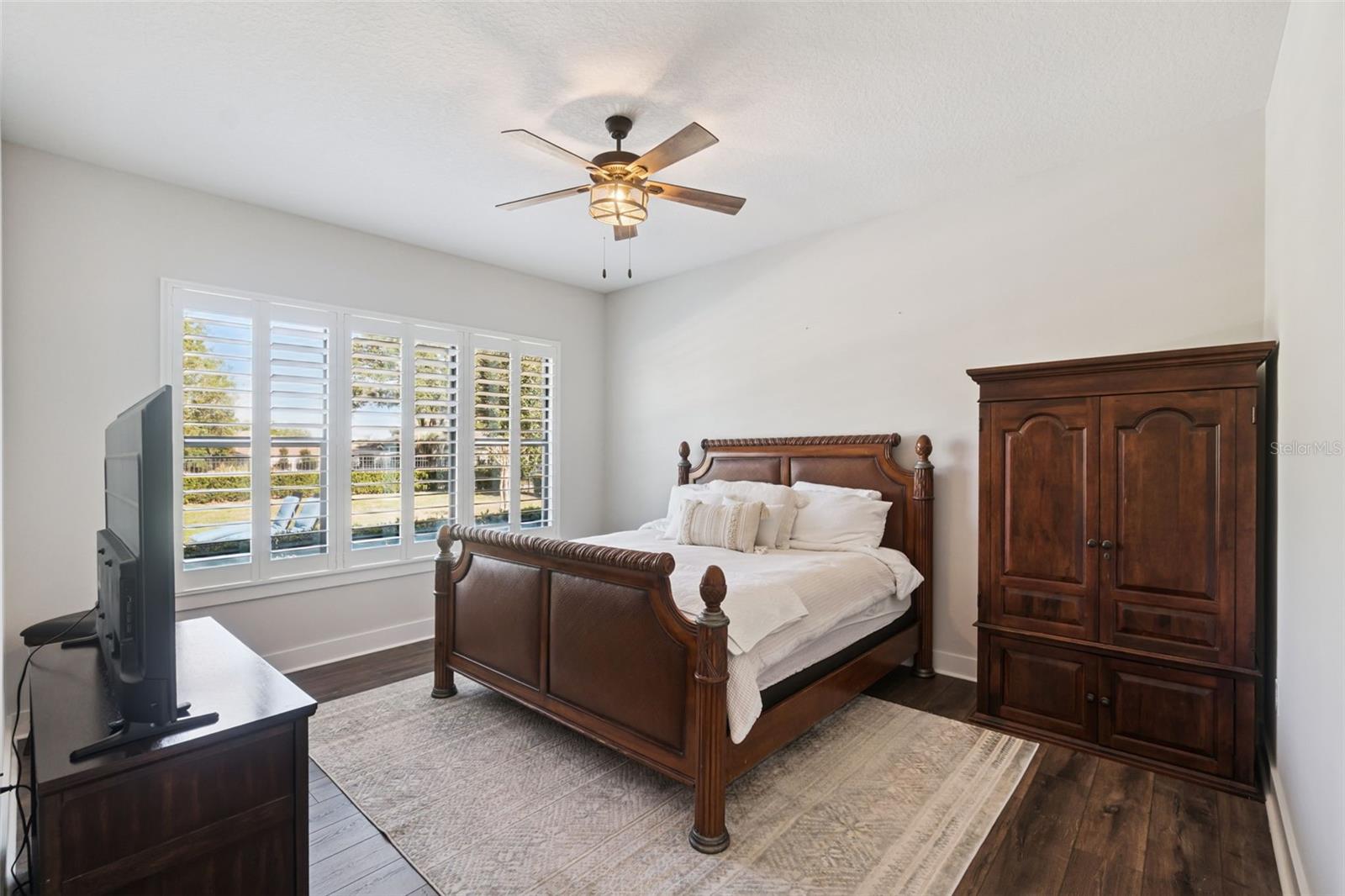 HEATHROW COUNTRY ESTATE - Residential