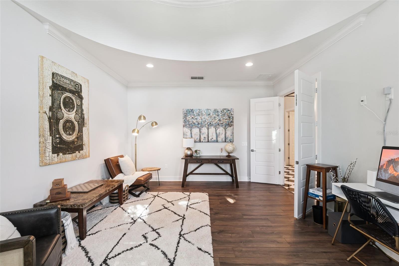 HEATHROW COUNTRY ESTATE - Residential