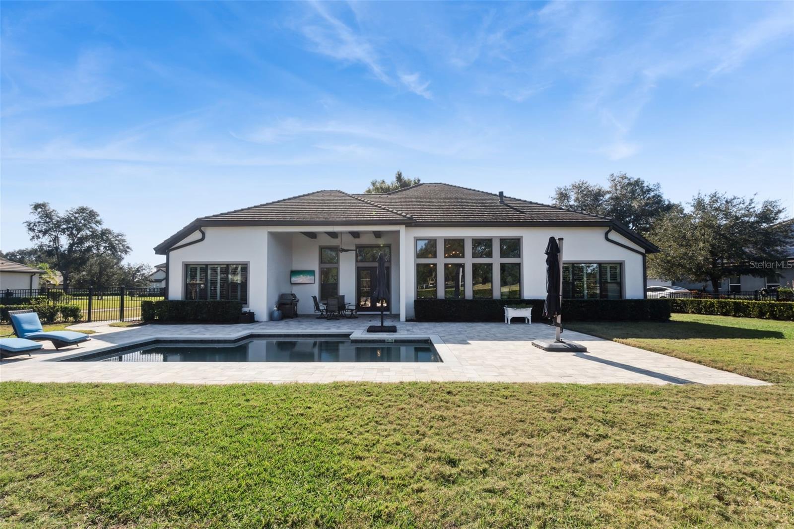 HEATHROW COUNTRY ESTATE - Residential