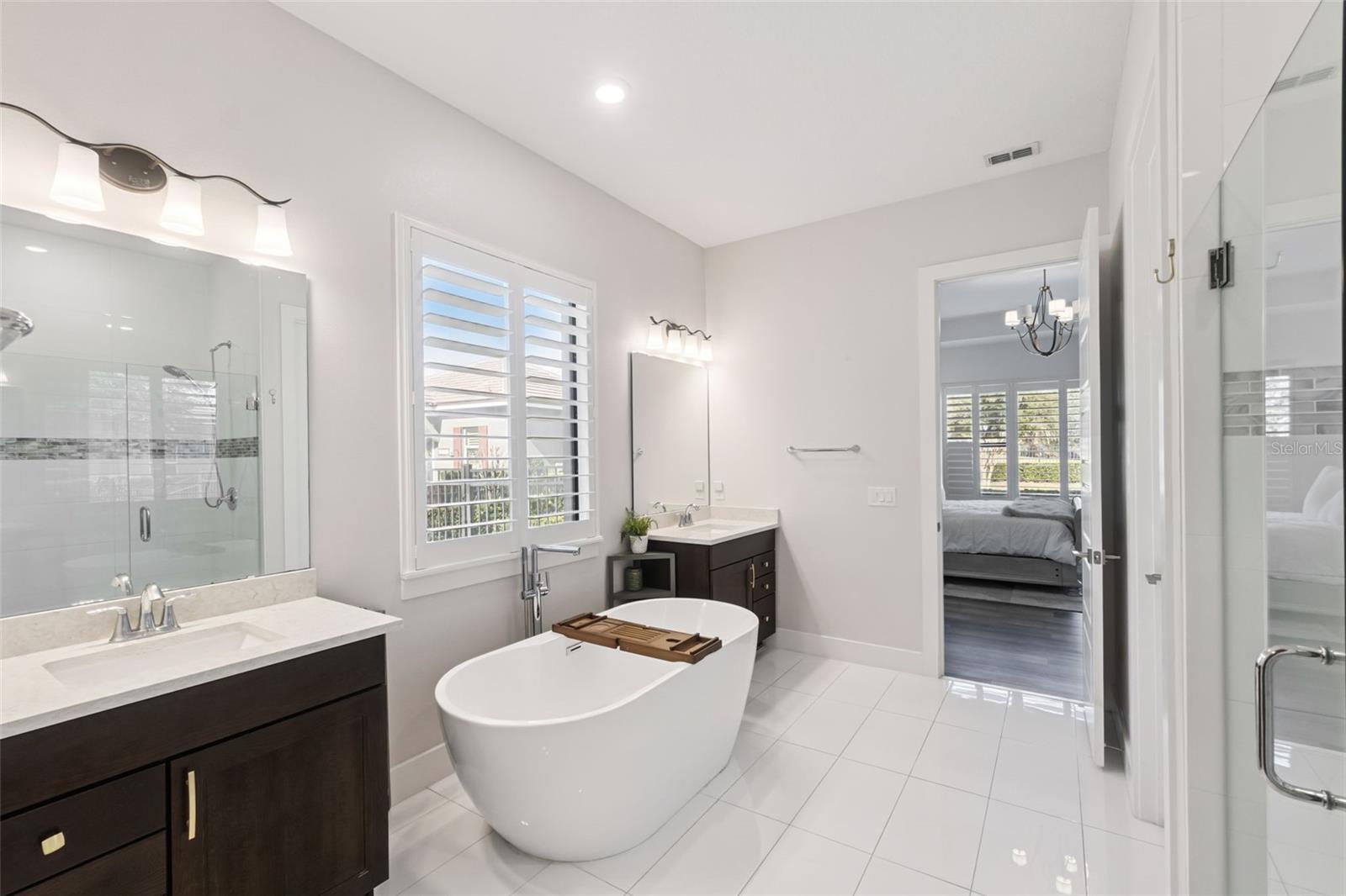 HEATHROW COUNTRY ESTATE - Residential