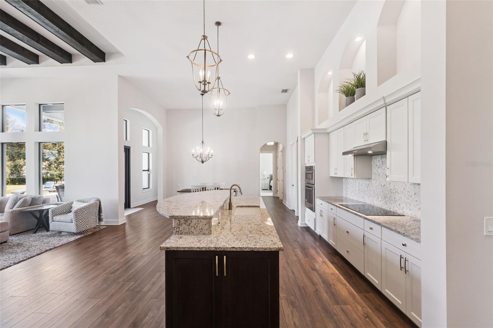 HEATHROW COUNTRY ESTATE - Residential