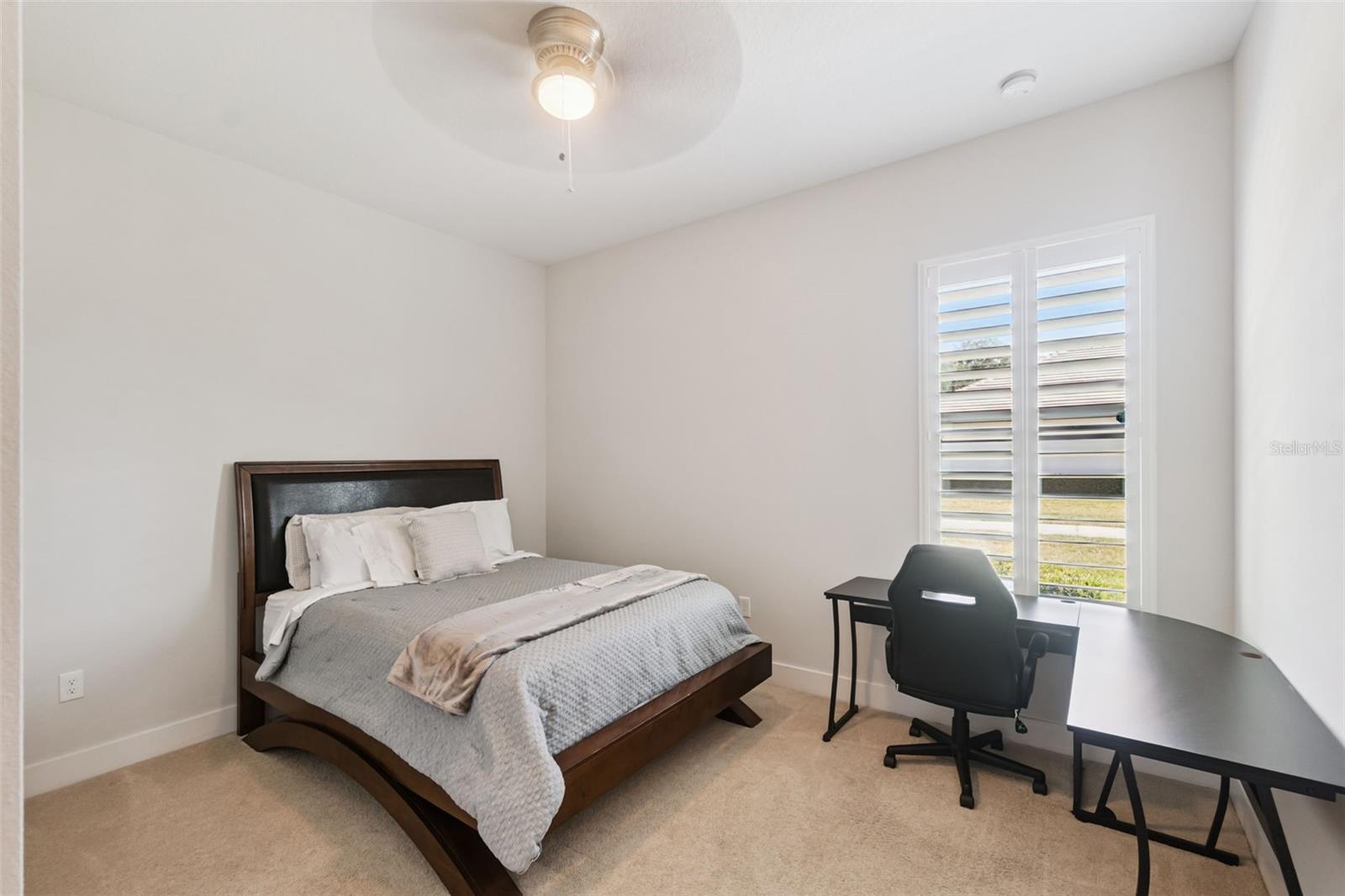 HEATHROW COUNTRY ESTATE - Residential