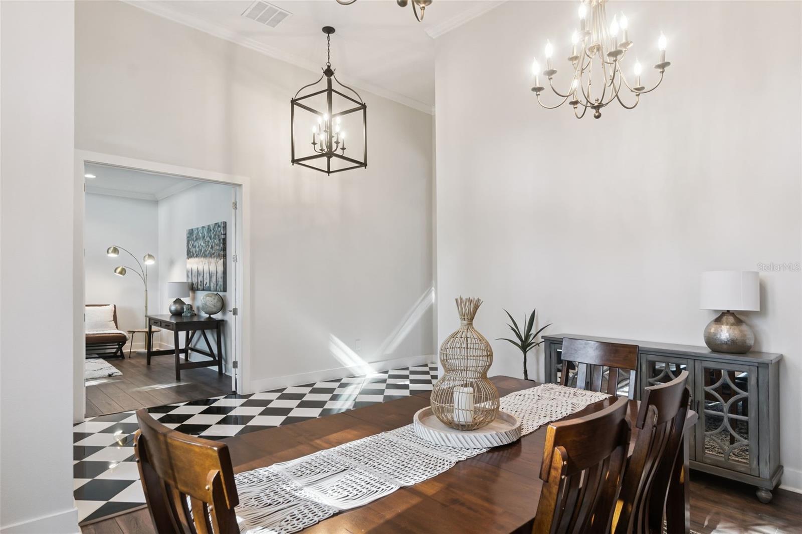 HEATHROW COUNTRY ESTATE - Residential