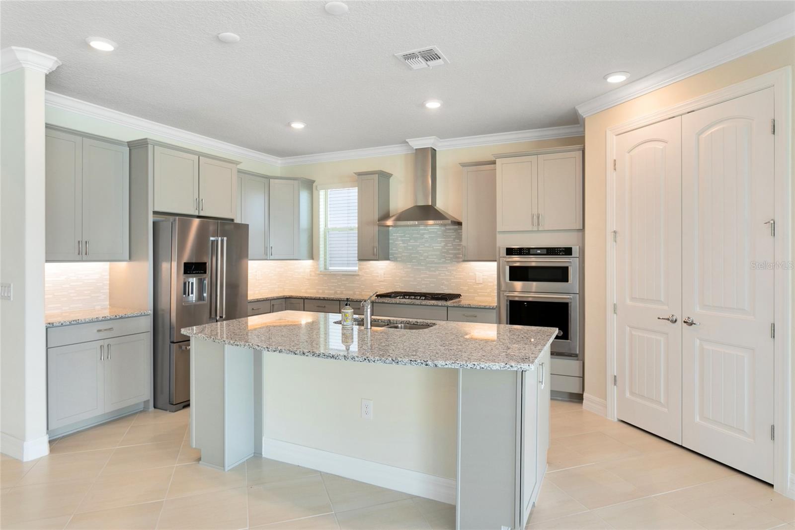 PHILLIPS GRV TRACT J - Residential Lease