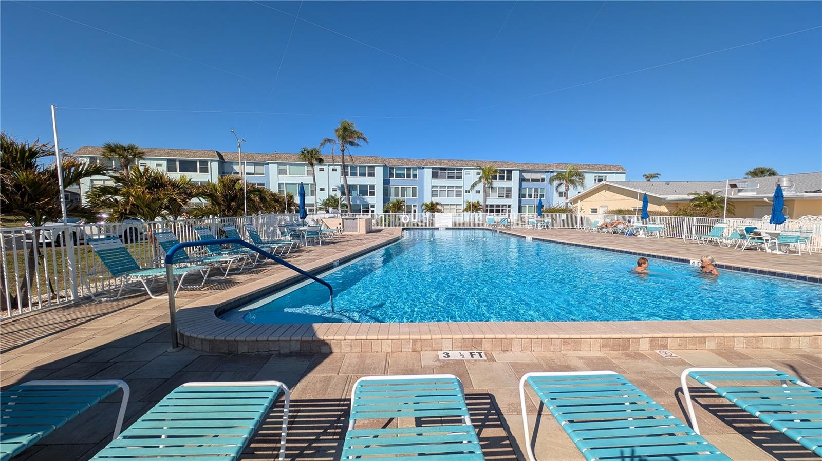 ROYAL STEWART ARMS INC. DUNOON BLDG 3 - Residential