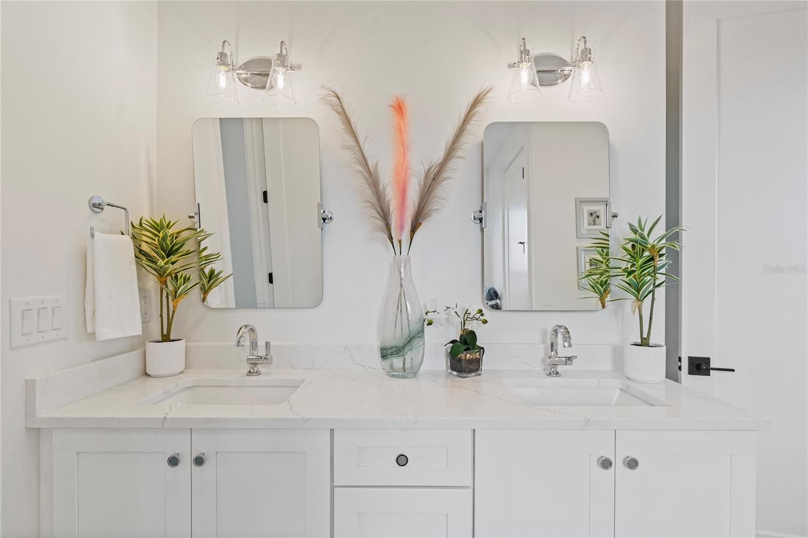 SUN PLAZA ISLES SEC 3 - Residential