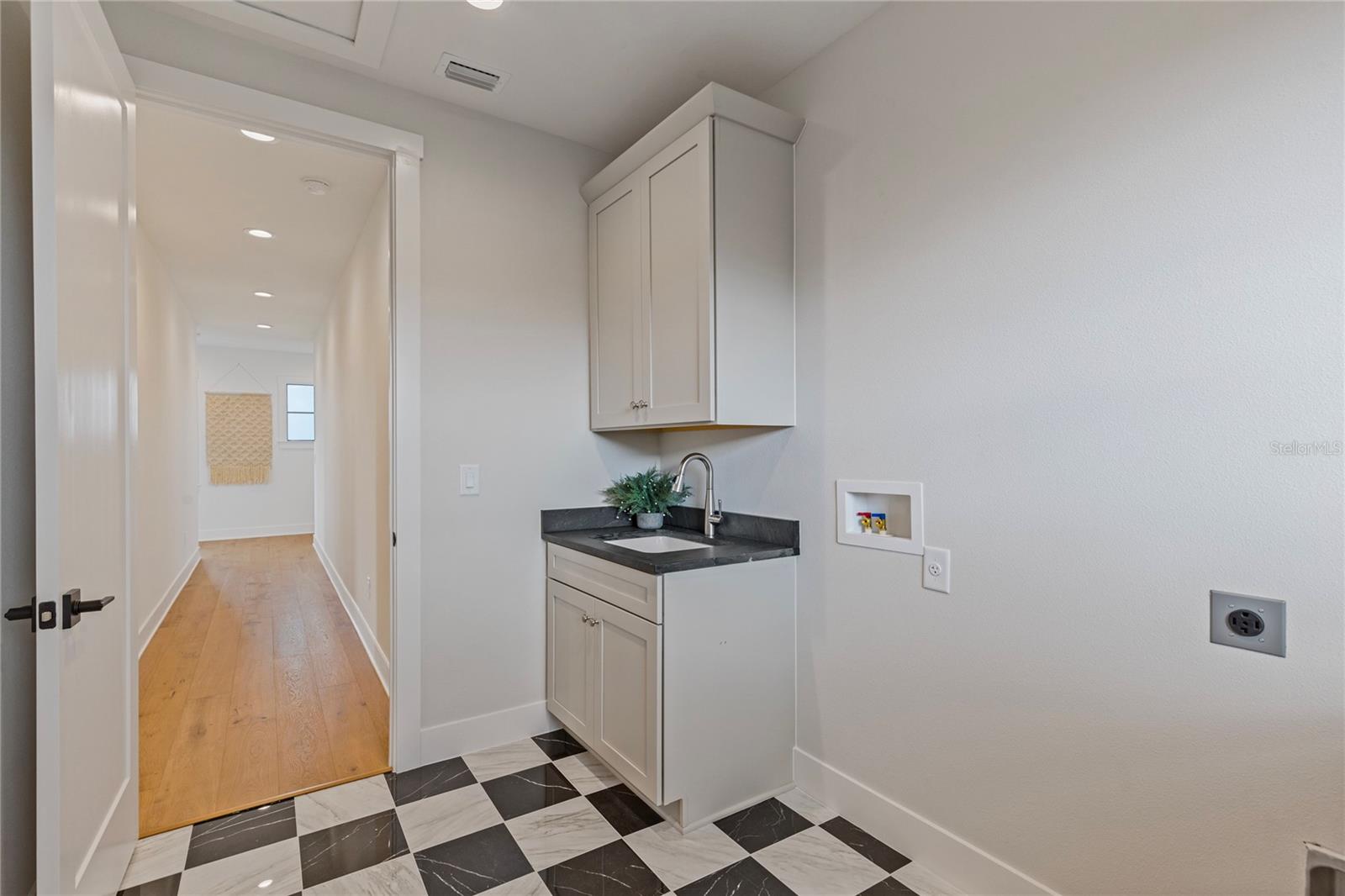 SUN PLAZA ISLES SEC 3 - Residential