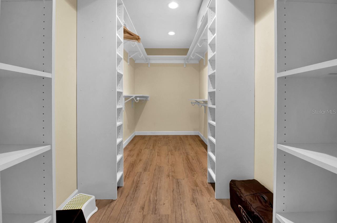 PALMA SOLA PARK - Residential