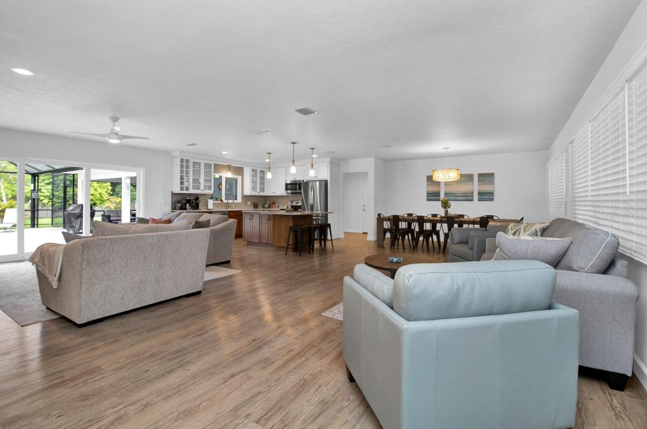 PALMA SOLA PARK - Residential