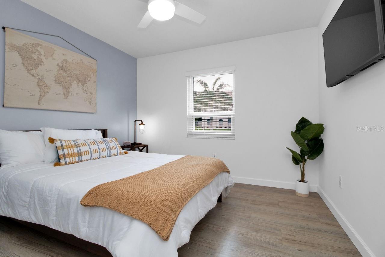 PALMA SOLA PARK - Residential