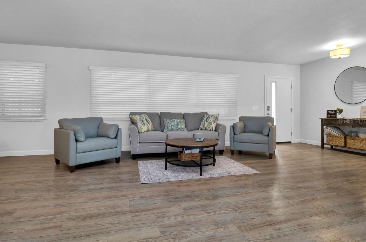 PALMA SOLA PARK - Residential