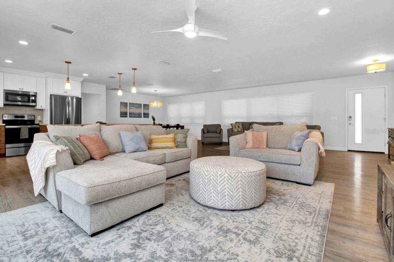 PALMA SOLA PARK - Residential