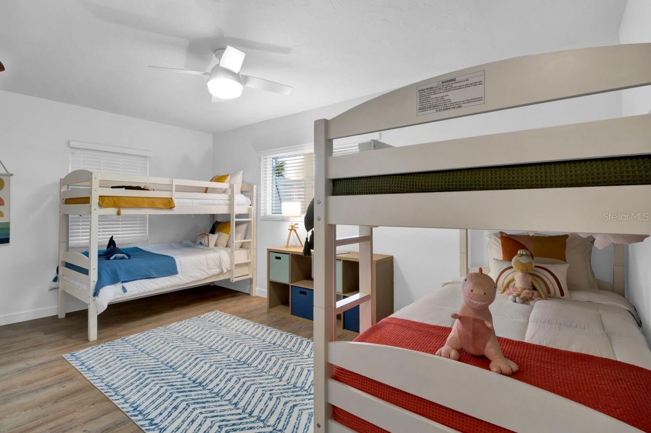 PALMA SOLA PARK - Residential