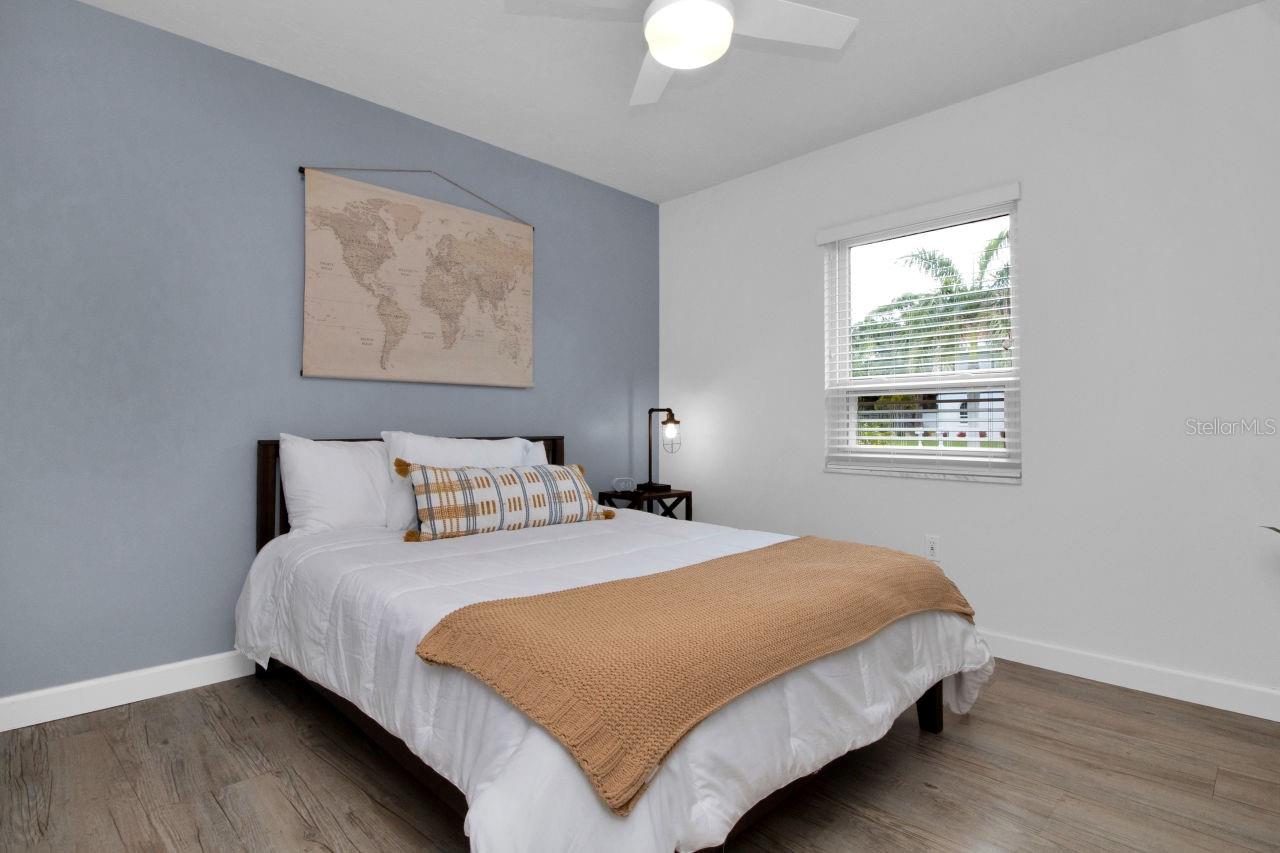 PALMA SOLA PARK - Residential