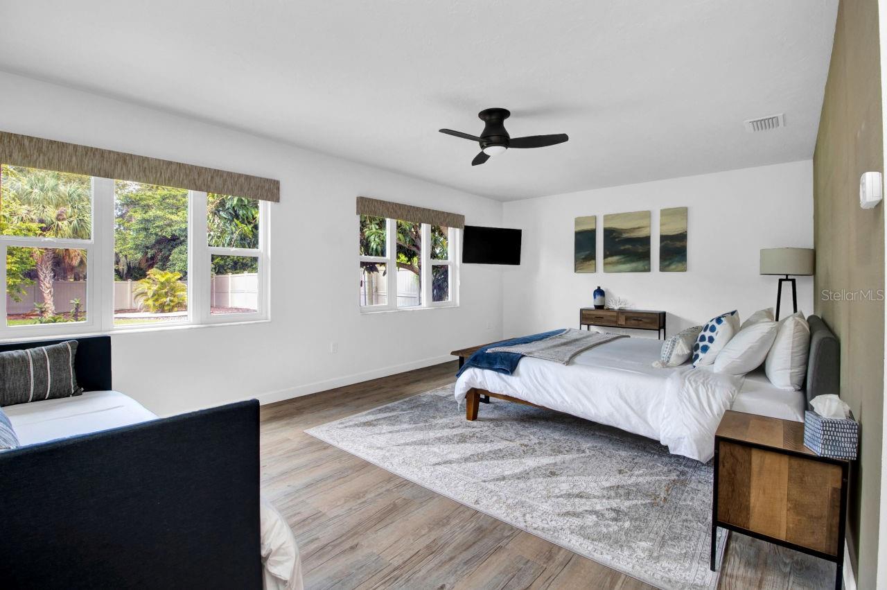 PALMA SOLA PARK - Residential