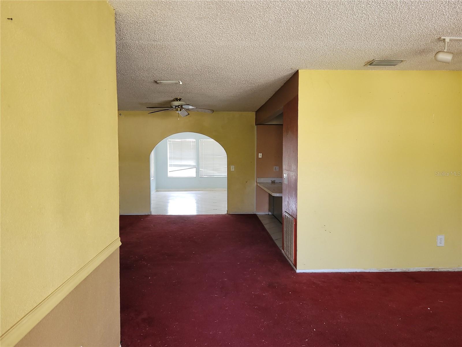 2010 ALGERIA STREET NE