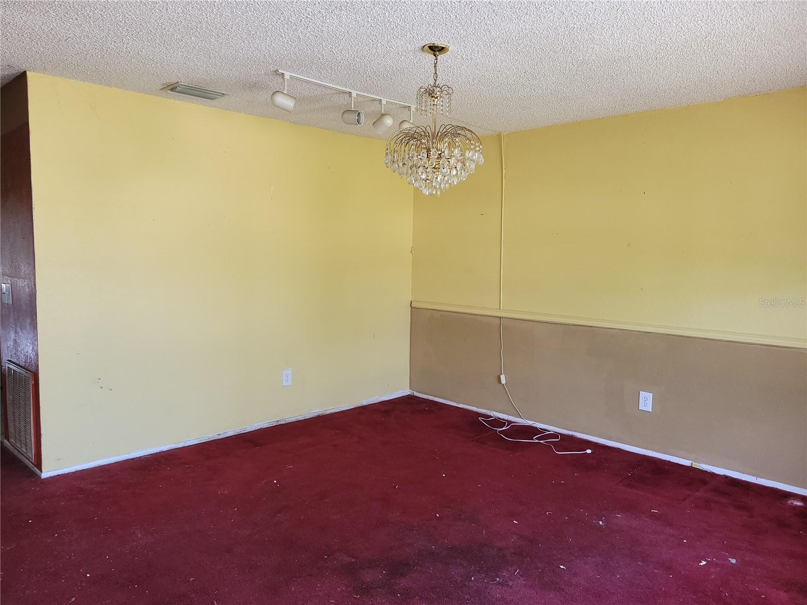 2010 ALGERIA STREET NE