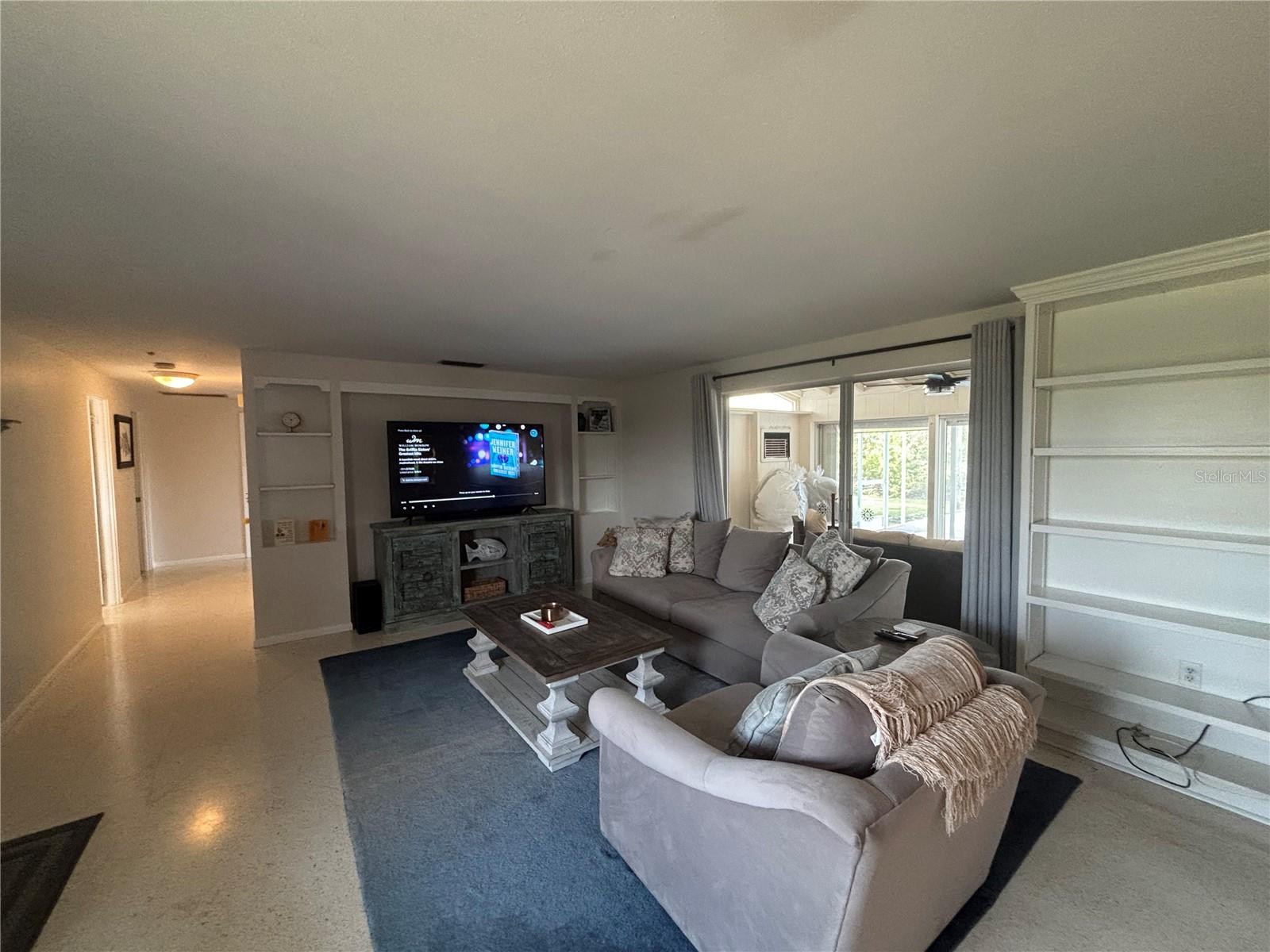 4411 DOLPHIN LANE
