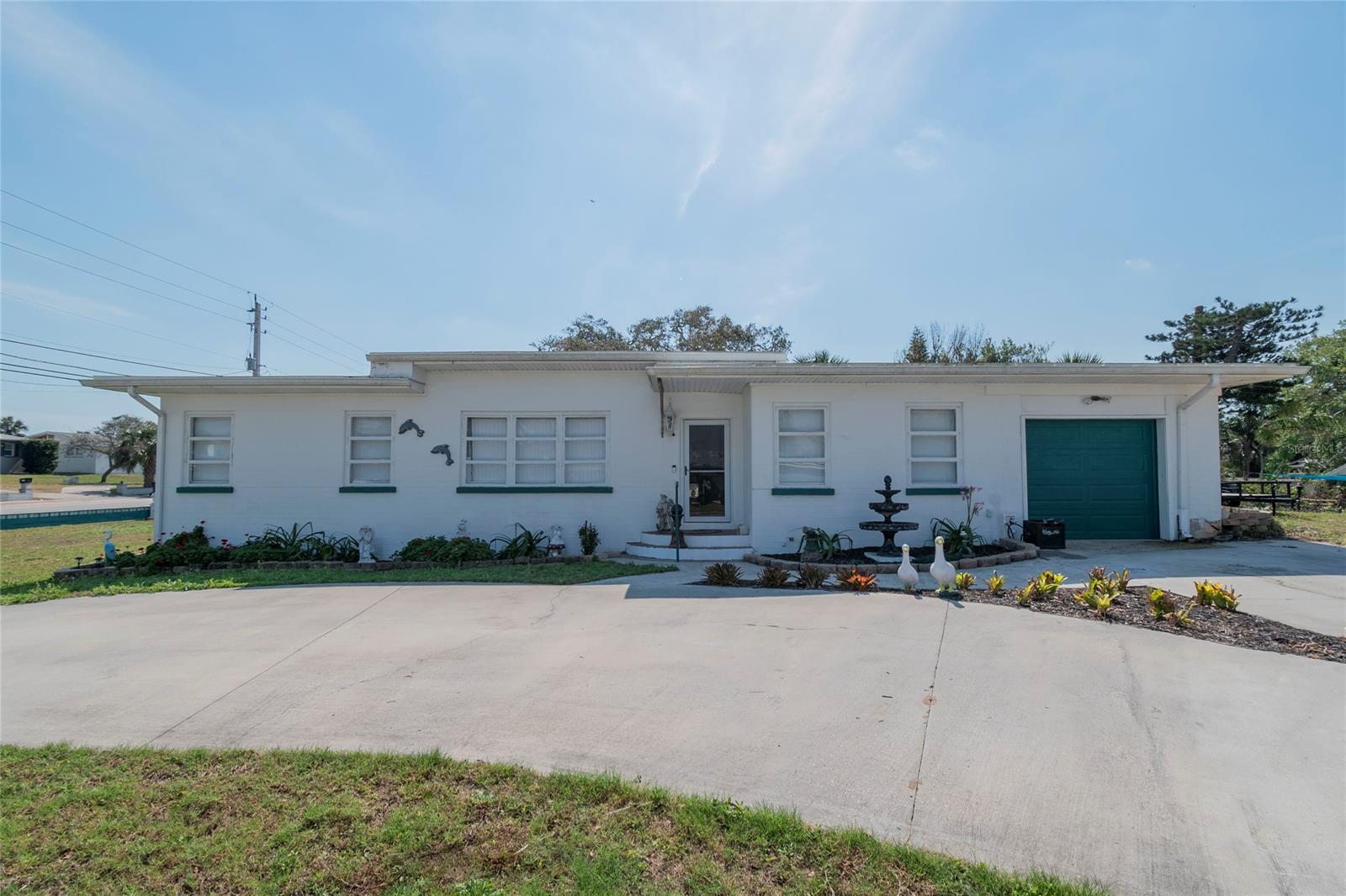 2200 S PENINSULA DRIVE