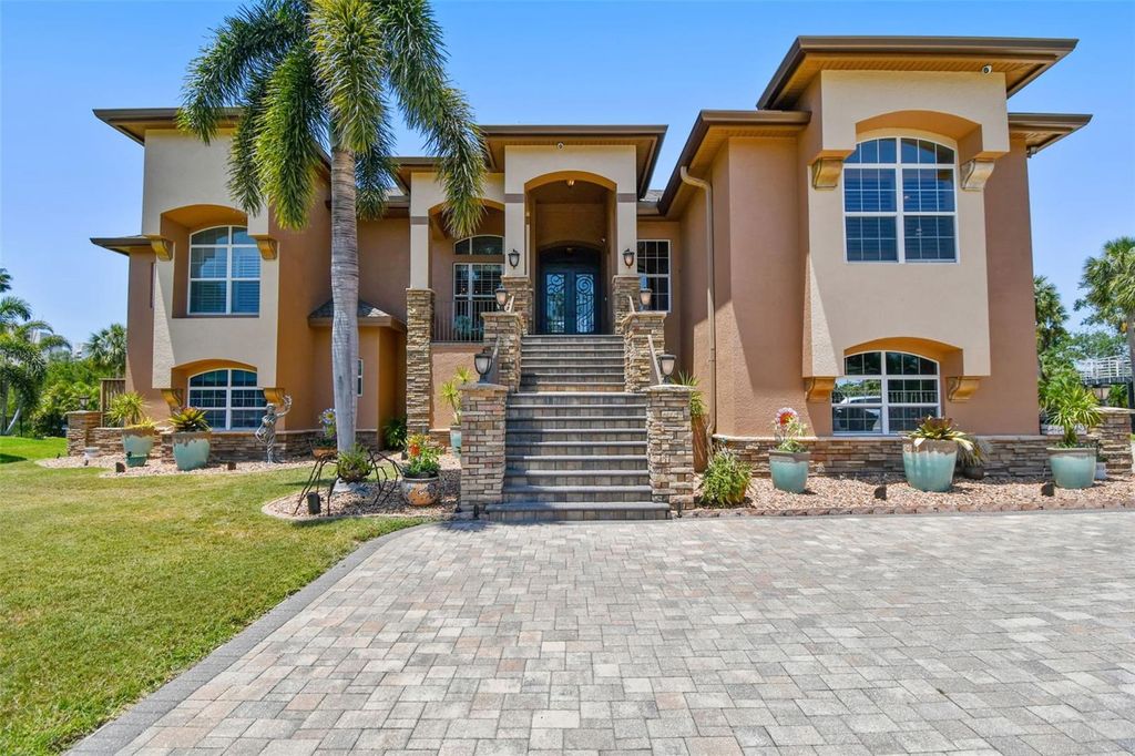 Photo of 2605 59th Street S, Gulfport, FL 33707 (MLS # TB8379600)