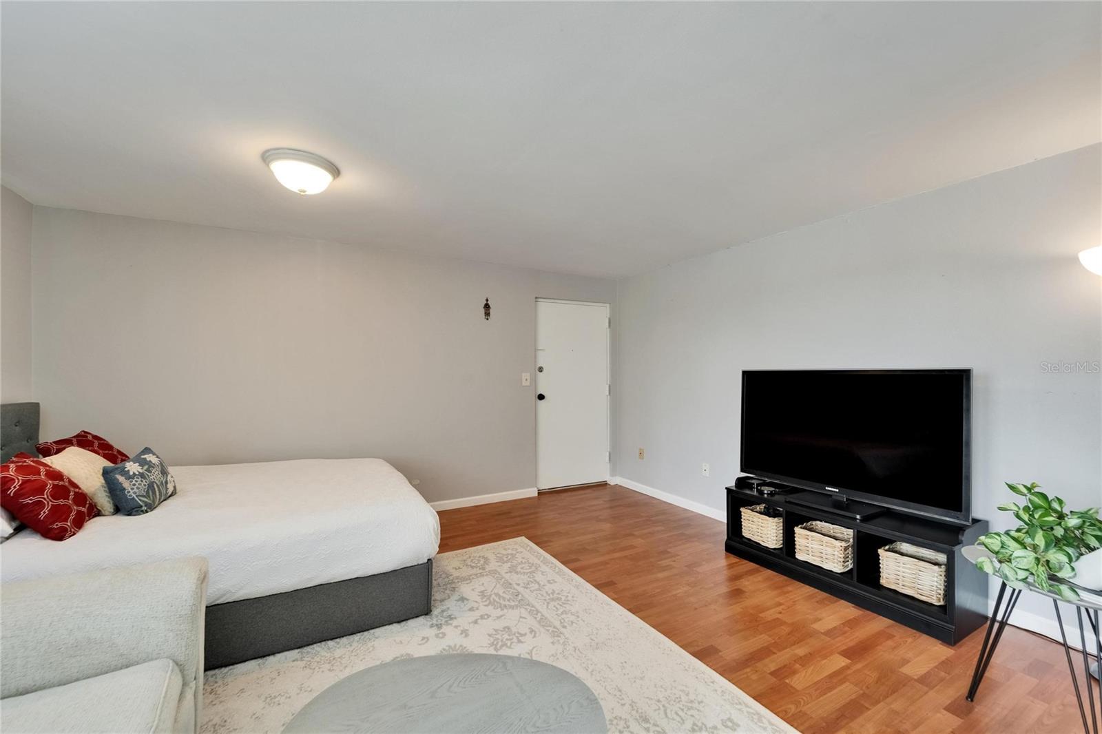WOODSIDE VILLAGE CONDO - Residential