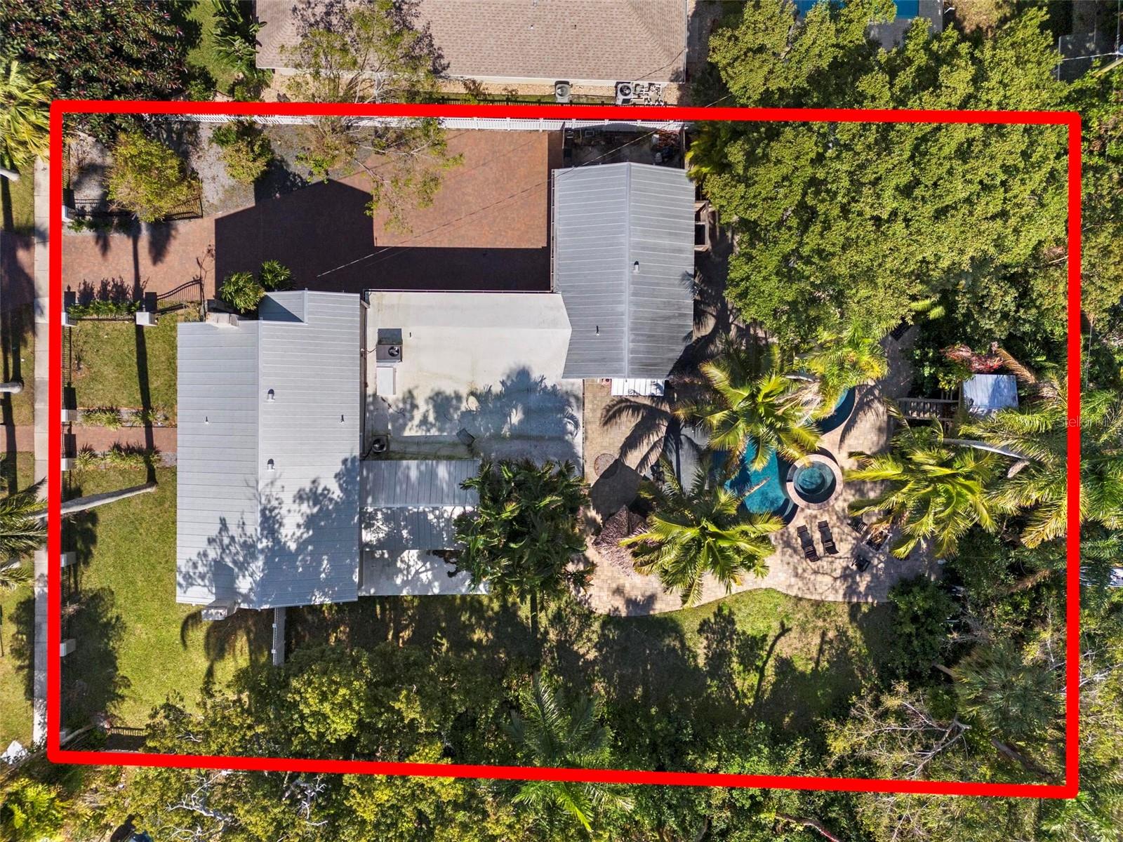 319 26TH STREET W