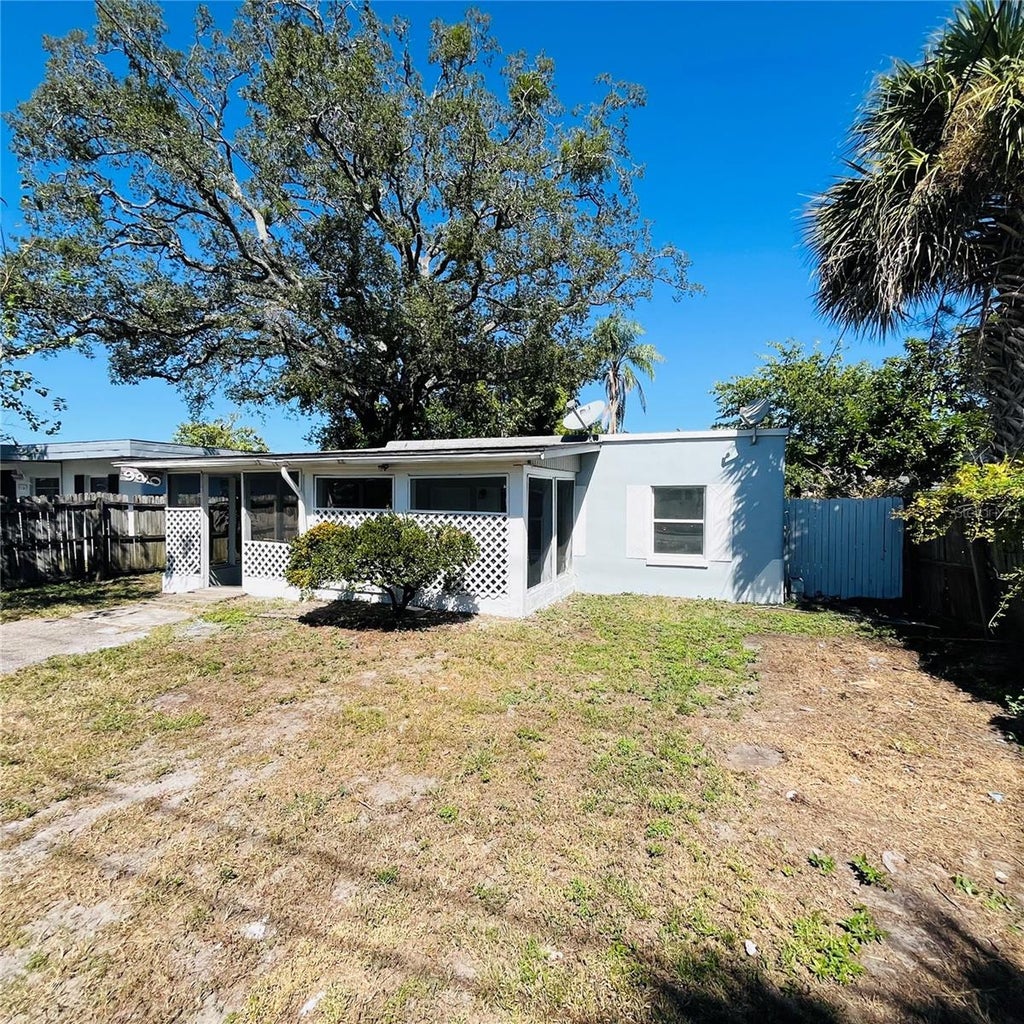 Photo of 920 E Seneca Avenue, Tampa, FL 33612 (MLS # TB8546852)