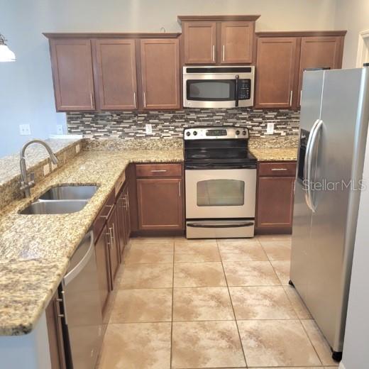 HAMMOCKS - Residential Lease