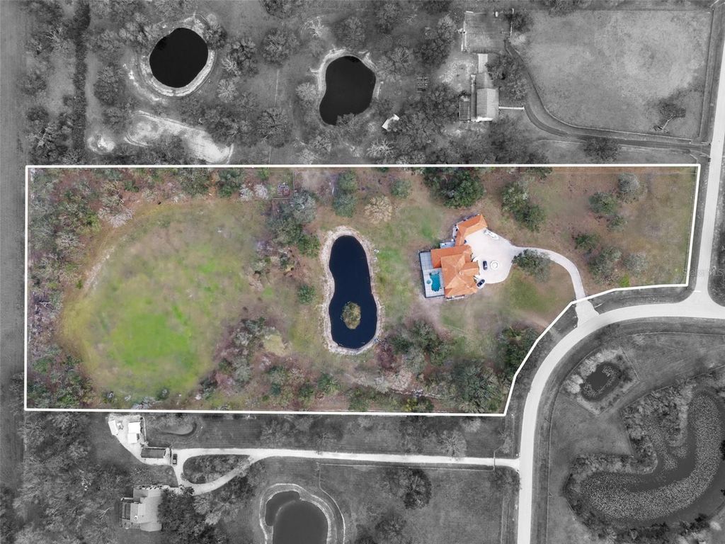 Photo of 1450 Bern Creek Loop, Sarasota, FL 34240 (MLS # A4674492)