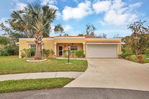 A home in PALMETTO