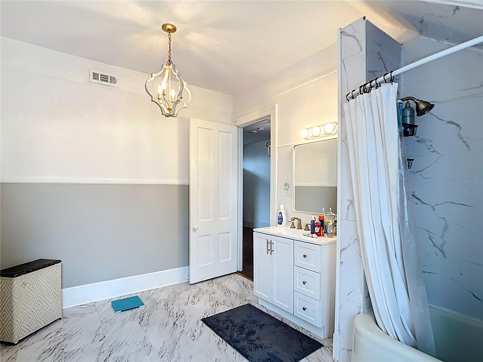 FRUITLAND PARK - Residential