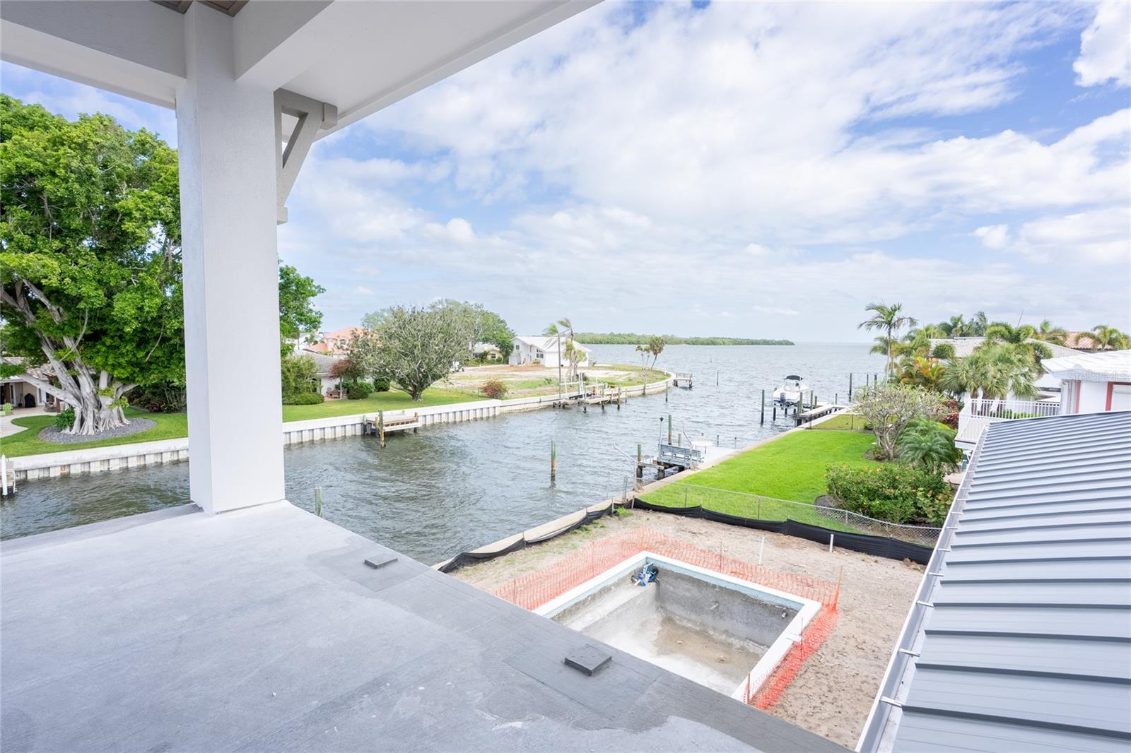 2071 ILLINOIS AVENUE NE