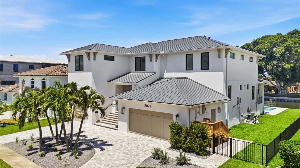 Photo of 2071 Illinois Avenue NE, St Petersburg, FL 33703 (MLS # TB8494822)