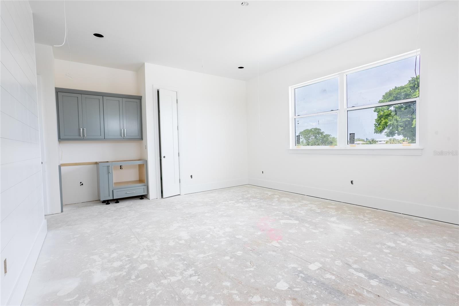 VENETIAN ISLES - Residential