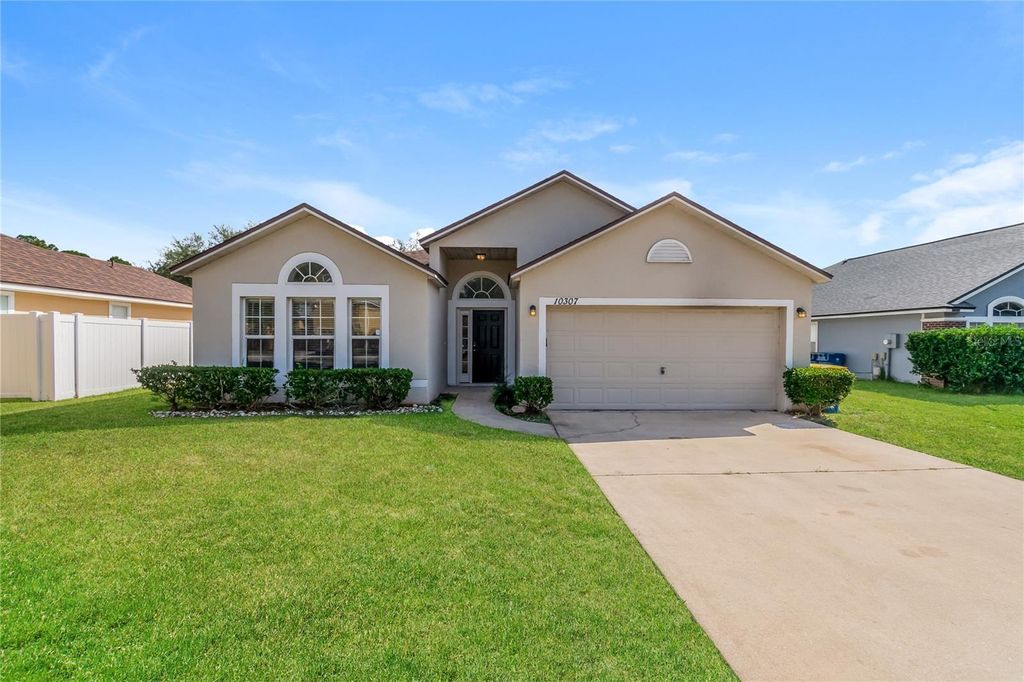 Photo of 10307 Red Tip Road, Jacksonville, FL 32218 (MLS # TB8475274)