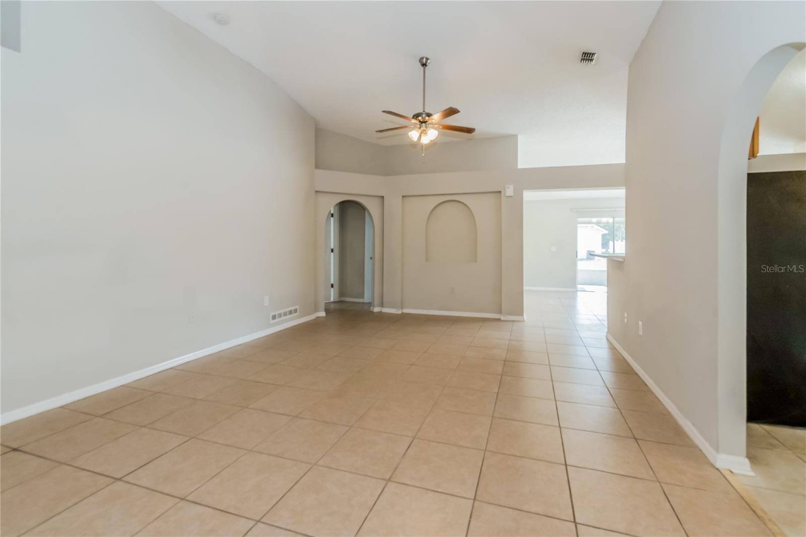 CAMBRIDGE ESTATS UNIT ONE - Residential